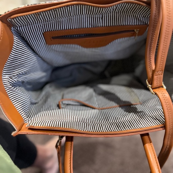 Animal Print Tote/Crossbody - Picture 4 of 4